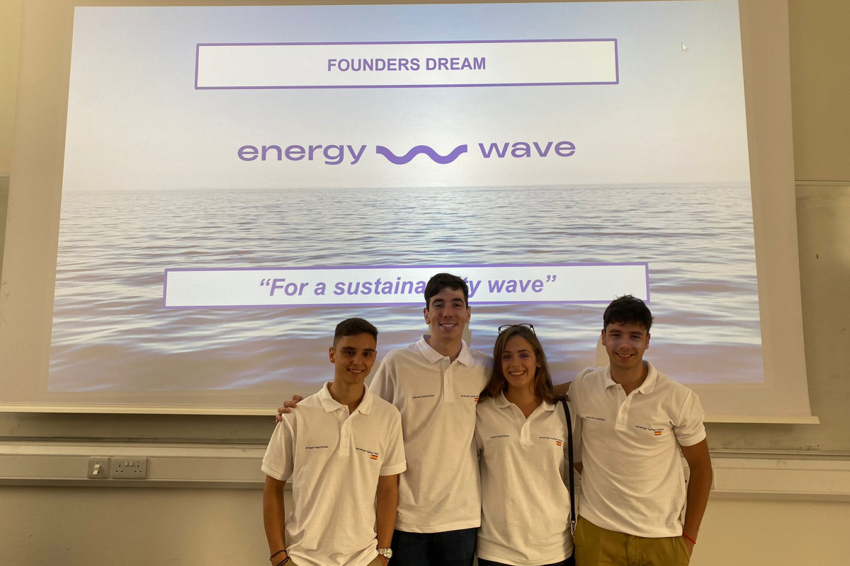 Imagen Estudiantes de Navales exhiben su proyecto Energy Wave en la clausura del programa Inno-EUt+